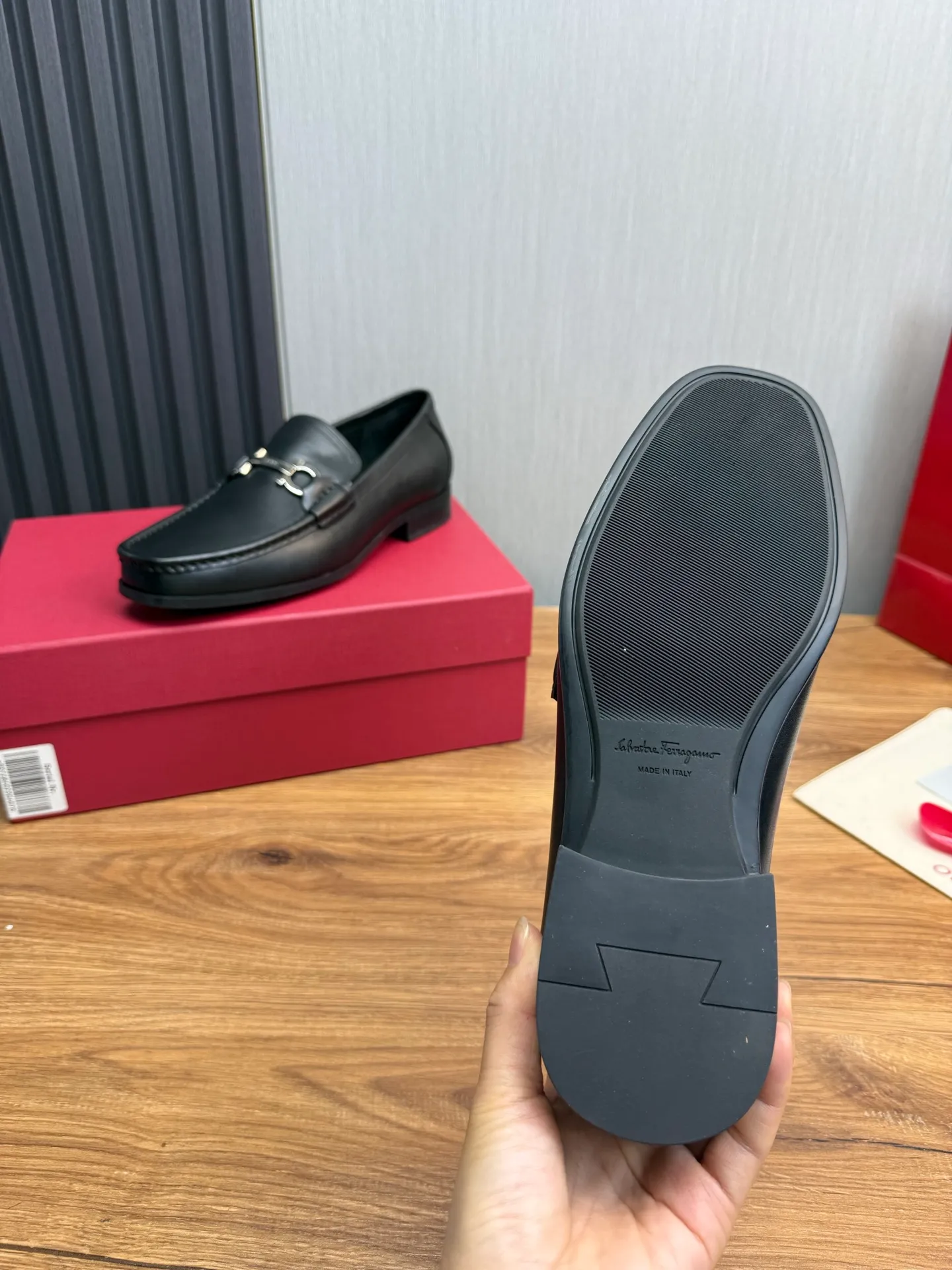 Men's shoes 💰760💰 Ferragamo. [Ferragamo] Men's Loaf leather shoes, the latest hot style, 1:1 original purchase quality, top quality, imported open-edge beaded cowhide leather on the upper, hand-made three-dimensional stitching highlights the round toe design, the inner feet are made of imported cowhide, with original wear-resistant rubber outsole, matching code 39-44, (38, 45 custom-made, non-refundable)